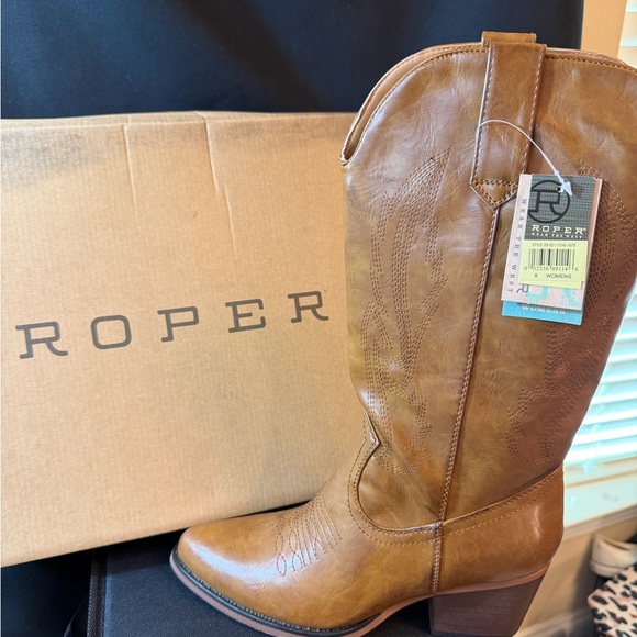 Roper Shoes - Roper Tan Nettie in Tan-Faux Leather Cowboy Boots. BNIB. Size 8.